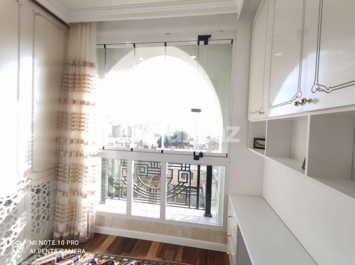 Satılır, yeni tikili, 4 otaqlı, 202 m², 28 may m.