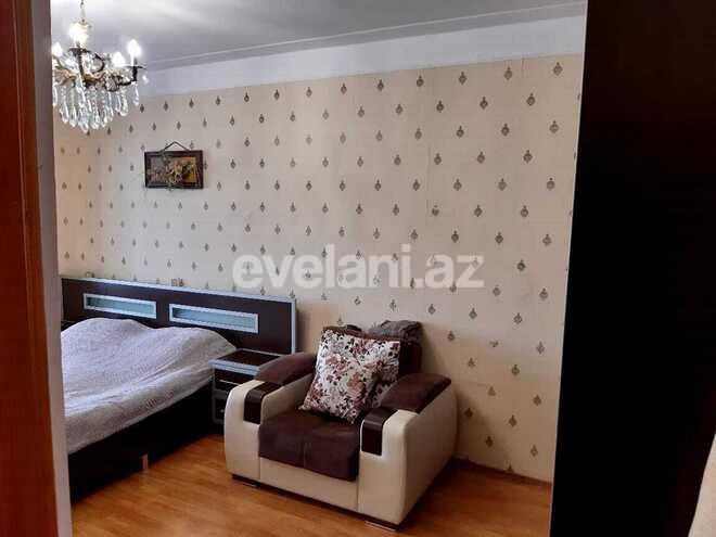 Satılır, köhnə tikili, 3 otaqlı, 70 m², Bakıxanov q.