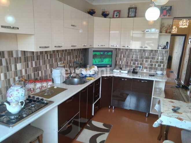 Satılır, köhnə tikili, 2 otaqlı, 60 m², Bakıxanov q.
