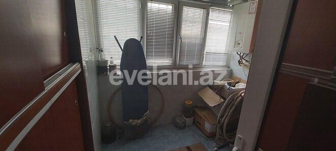 Satılır, köhnə tikili, 3 otaqlı, 70 m², Bakıxanov q.