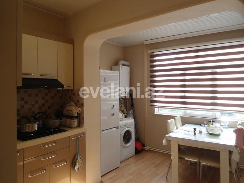 Satılır, köhnə tikili, 4 otaqlı, 115 m², İnşaatçılar m.