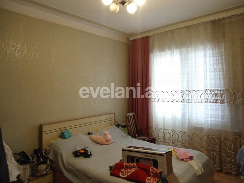 Satılır, köhnə tikili, 4 otaqlı, 115 m², İnşaatçılar m.