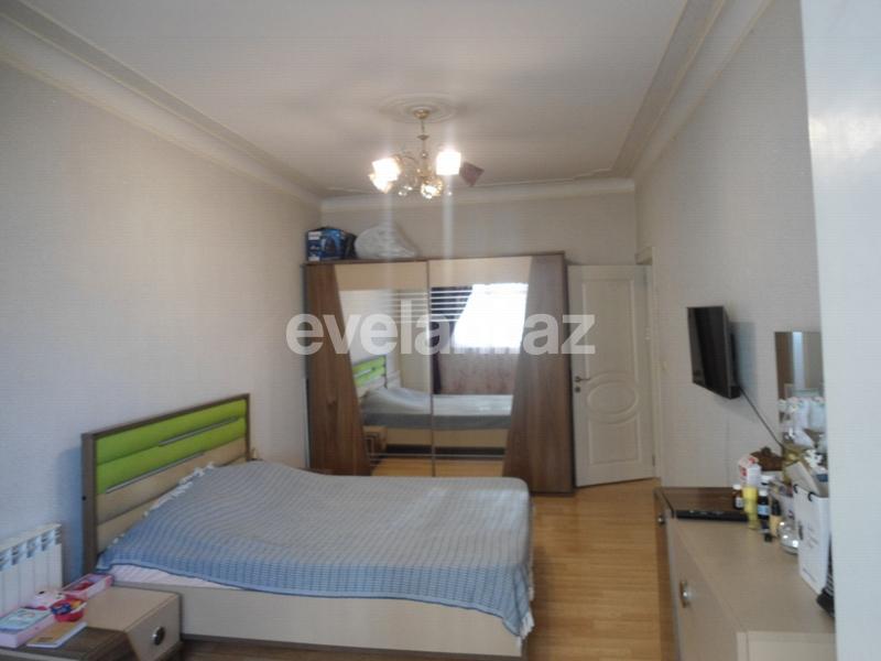 Satılır, köhnə tikili, 4 otaqlı, 115 m², İnşaatçılar m.