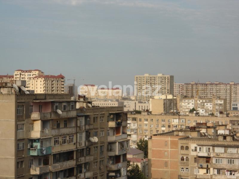 Satılır, köhnə tikili, 4 otaqlı, 115 m², İnşaatçılar m.