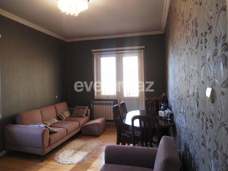 Satılır, köhnə tikili, 4 otaqlı, 115 m², İnşaatçılar m.