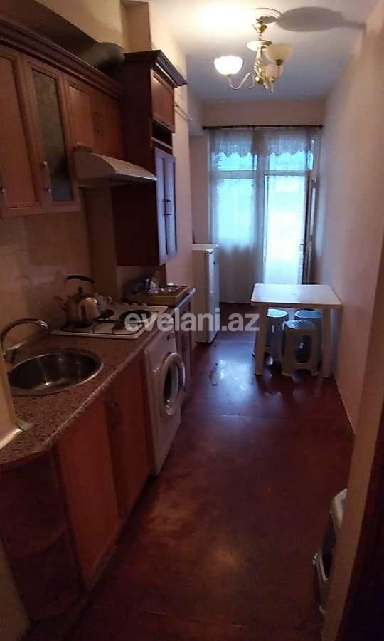 Kirayə verilir, köhnə tikili, 2 otaqlı, 70 m², İnşaatçılar m.