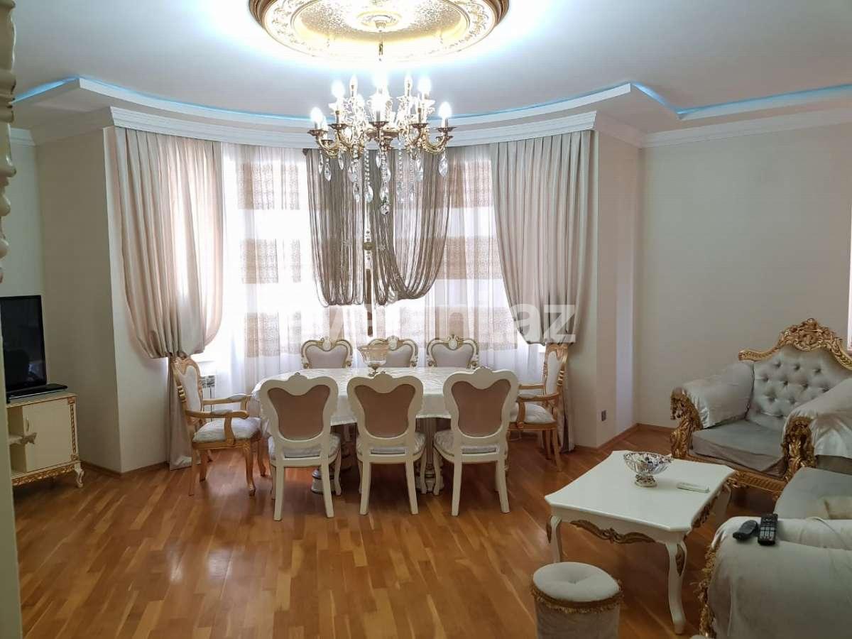 Satılır, yeni tikili, 4 otaqlı, 130 m², Şah İsmayıl Xətai m.