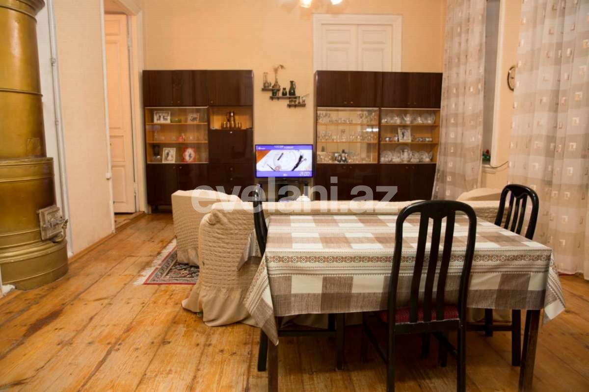 Sale, old building, 3 room, 118 m², Sahil m.