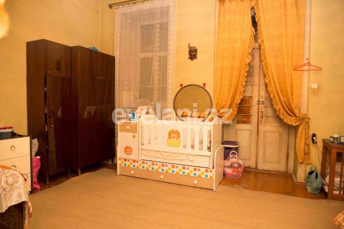 Sale, old building, 3 room, 118 m², Sahil m.