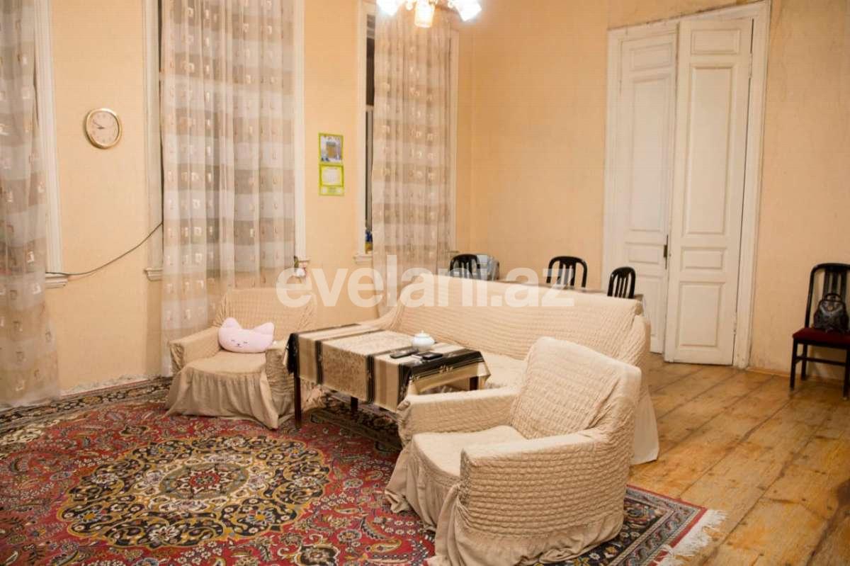 Sale, old building, 3 room, 118 m², Sahil m.