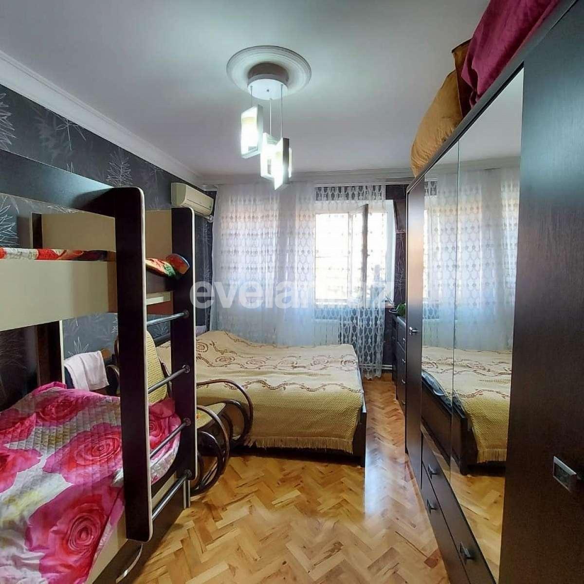 Satılır, köhnə tikili, 3 otaqlı, 70 m², Yeni Günəşli q.