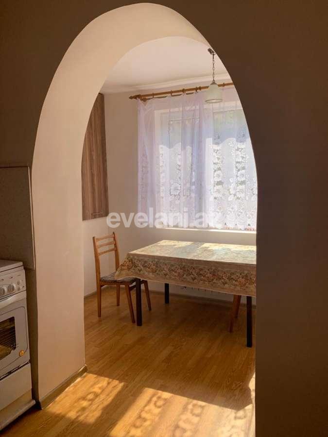 Rent, old building, 2 room, 48 m², Inshaatchilar m.