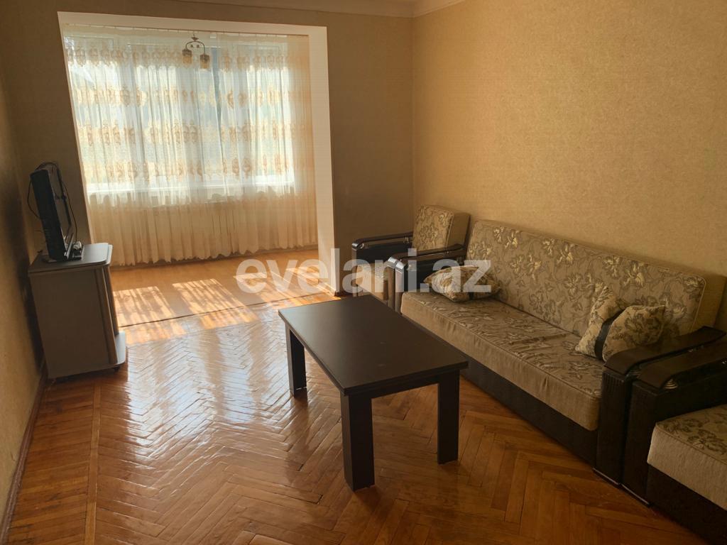 Rent, old building, 2 room, 48 m², Inshaatchilar m.