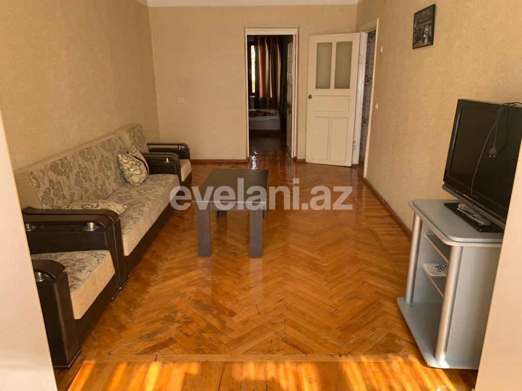 Rent, old building, 2 room, 48 m², Inshaatchilar m.