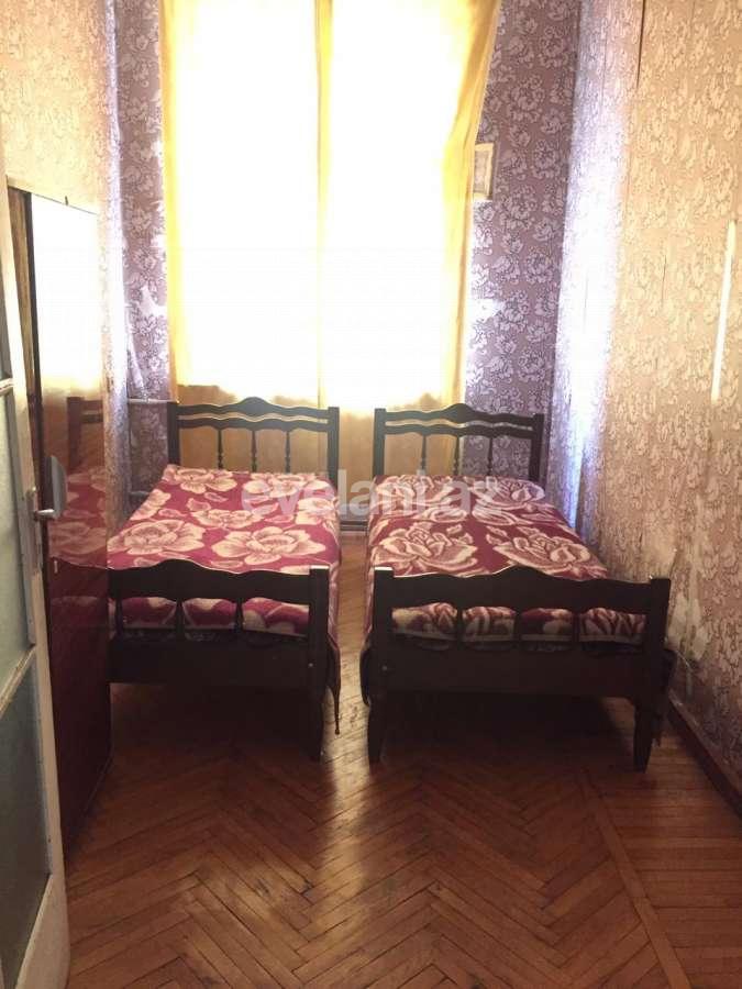 Rent, old building, 2 room, 60 m², Elmlar Akademiyası m.