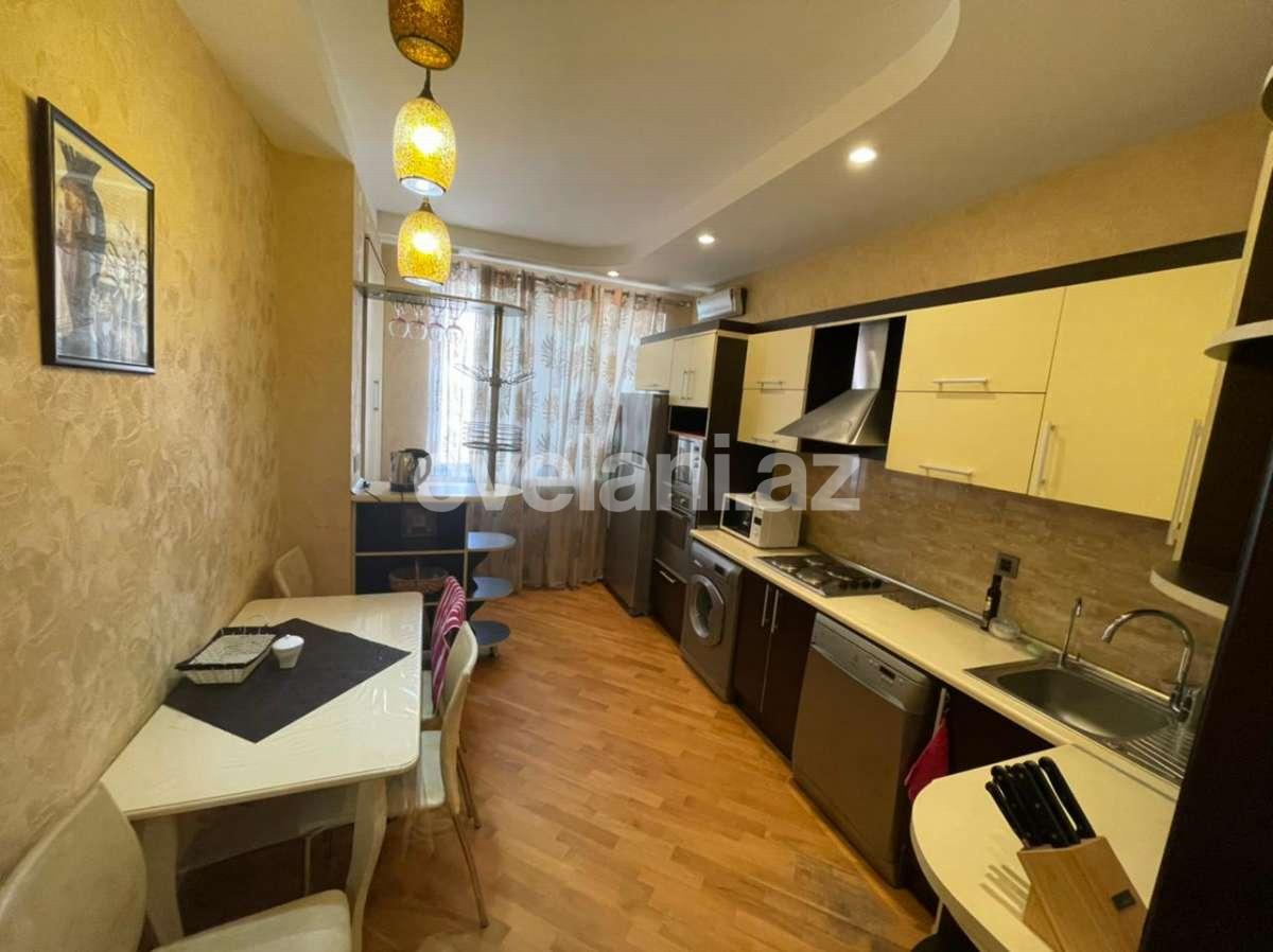 Kirayə verilir, yeni tikili, 3 otaqlı, 120 m², 8 Noyabr m.