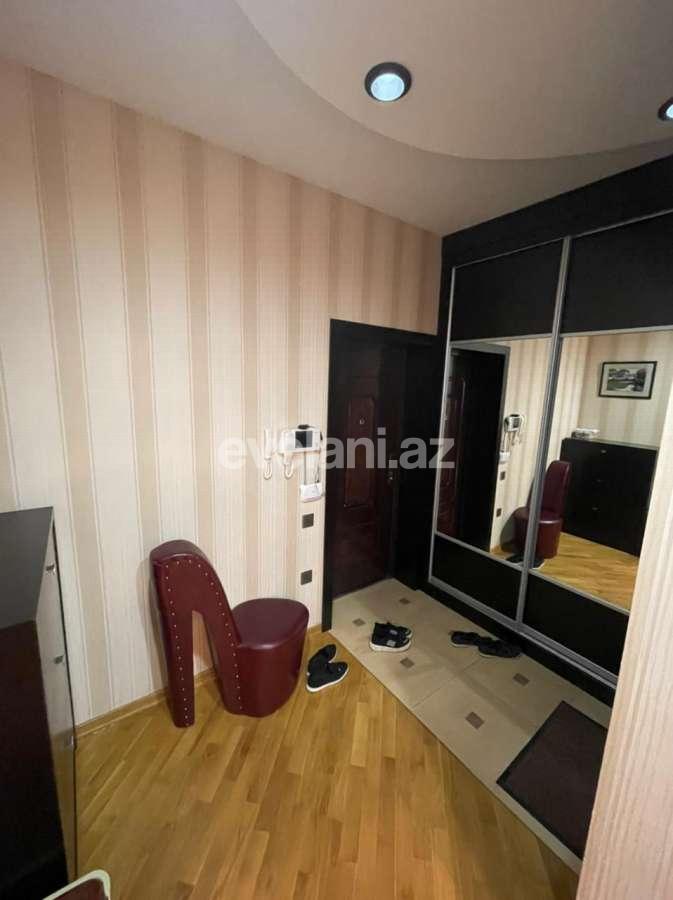 Kirayə verilir, yeni tikili, 3 otaqlı, 120 m², 8 Noyabr m.