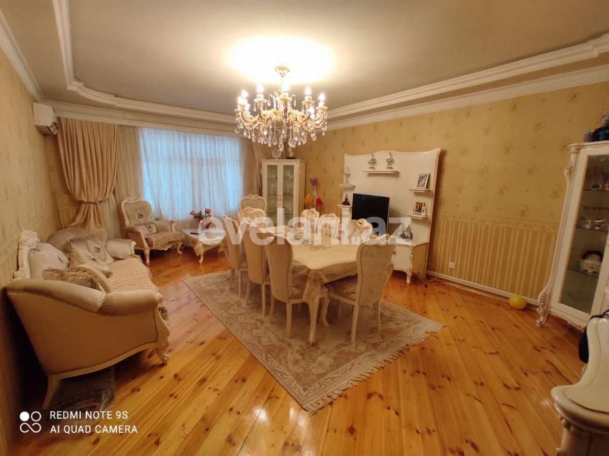 Satılır, yeni tikili, 4 otaqlı, 238 m², 8-ci mikrorayon q.