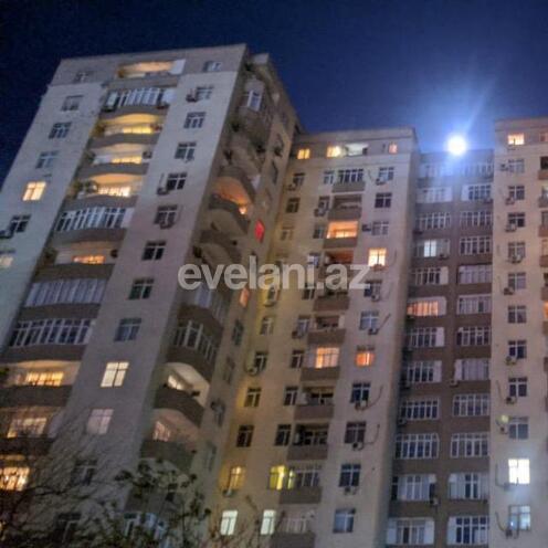 Satılır, yeni tikili, 2 otaqlı, 60 m², 8 Noyabr m.