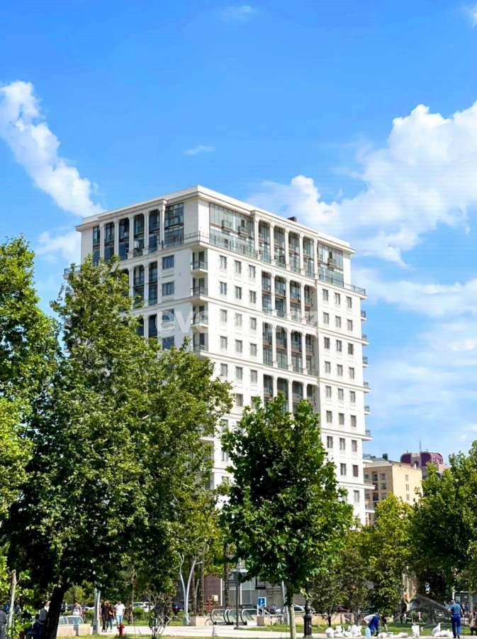 Продаётся, новостройка, 3-комнаты, 186 m², Сахил m.