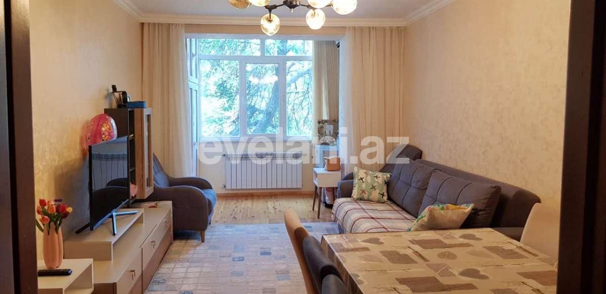 Satılır, köhnə tikili, 2 otaqlı, 60 m², Qara Qarayev m.