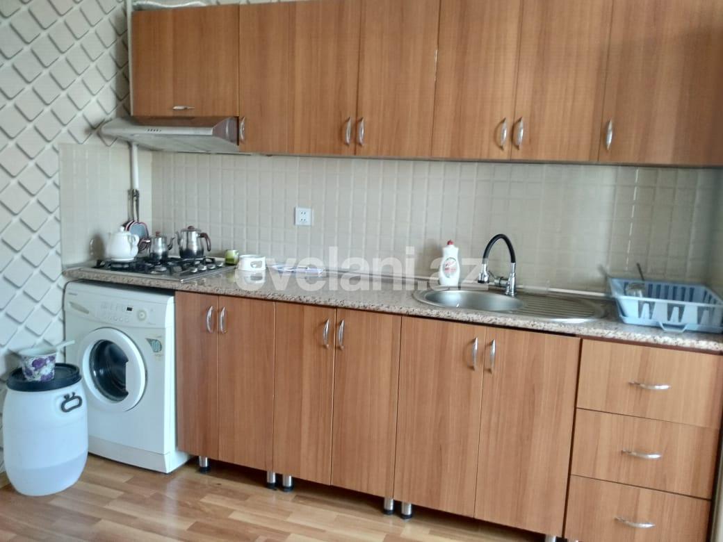 Sale, old building, 2 room, 65 m², Khalglar Doslugu m.