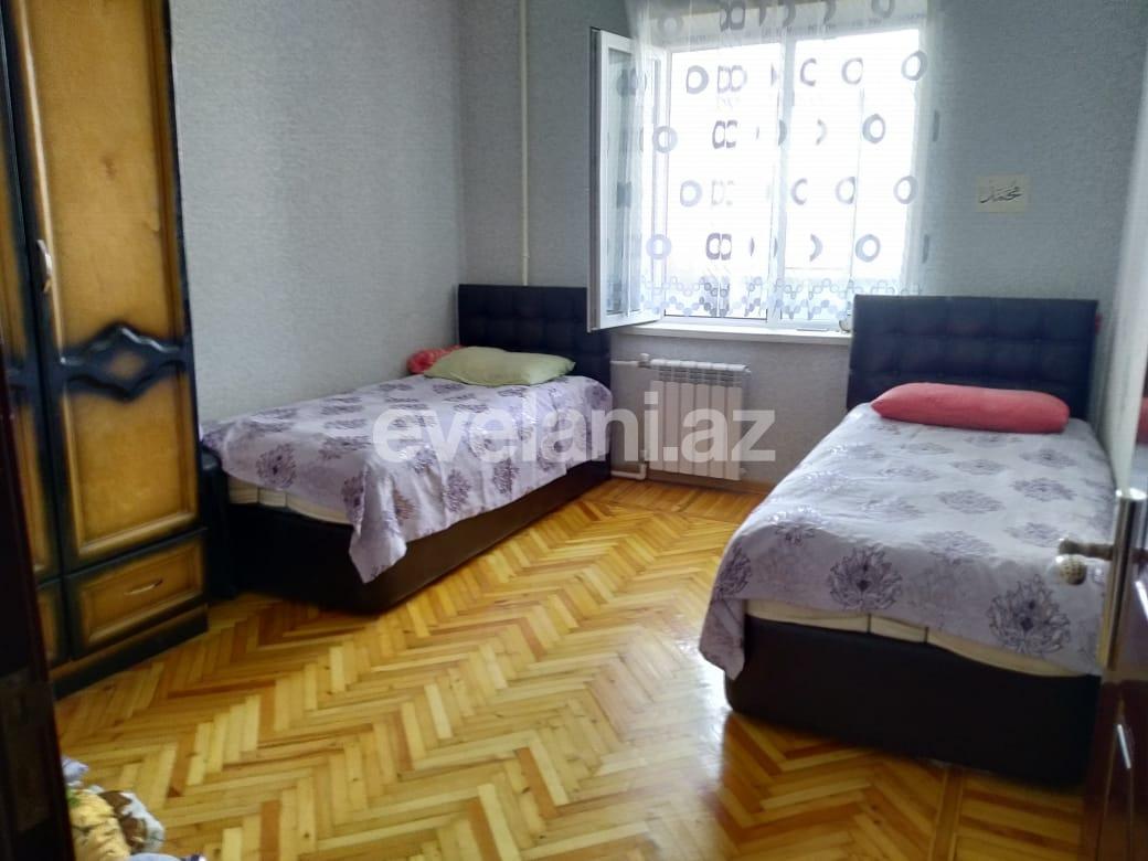 Sale, old building, 2 room, 65 m², Khalglar Doslugu m.