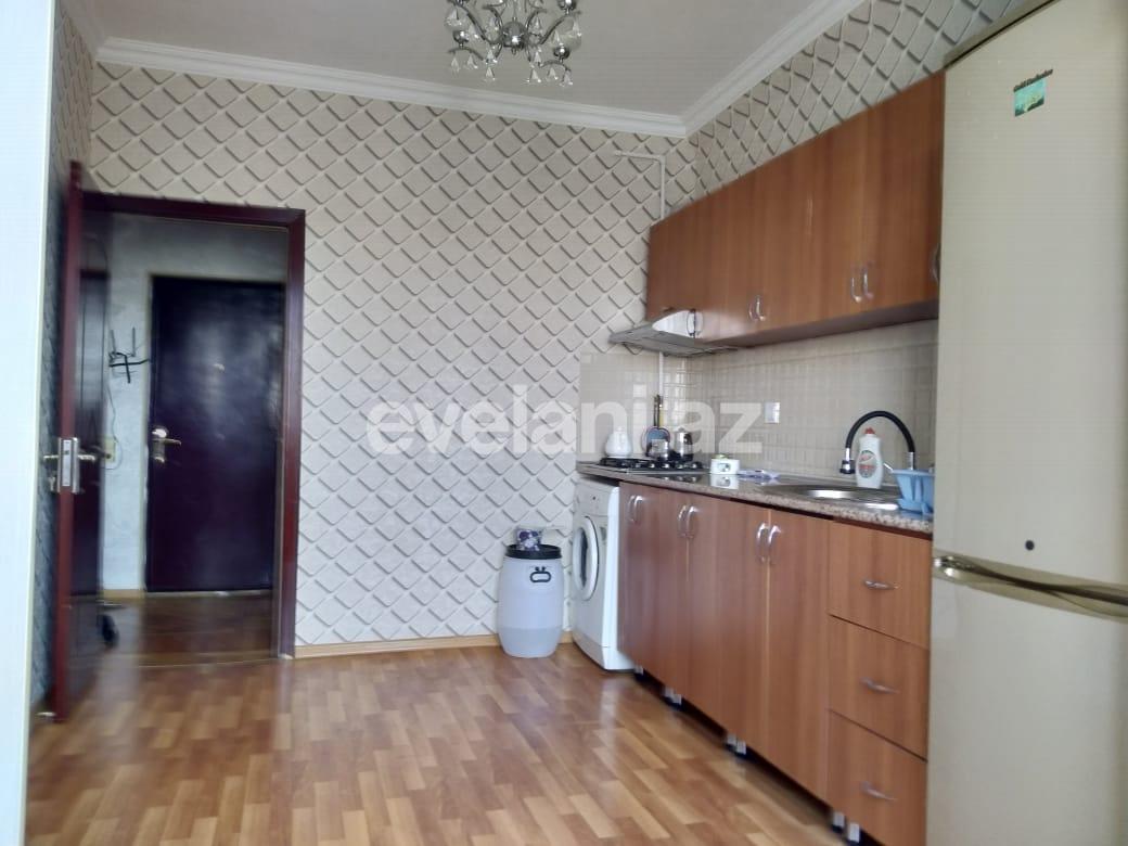 Sale, old building, 2 room, 65 m², Khalglar Doslugu m.