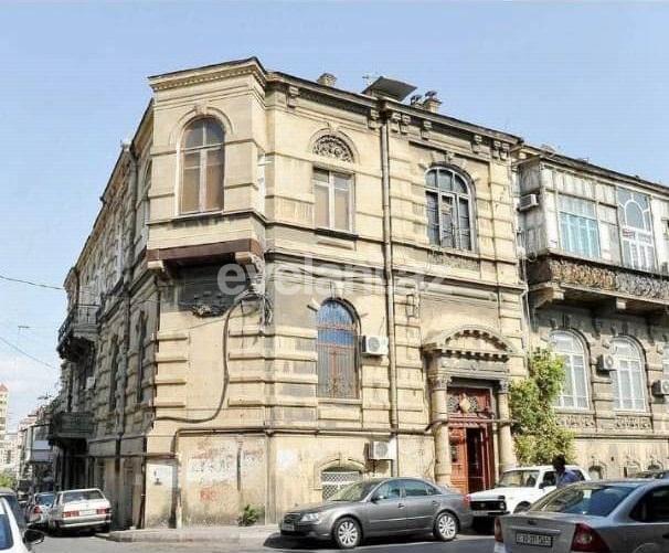Satılır, köhnə tikili, 2 otaqlı, 60 m², İçəri Şəhər m.