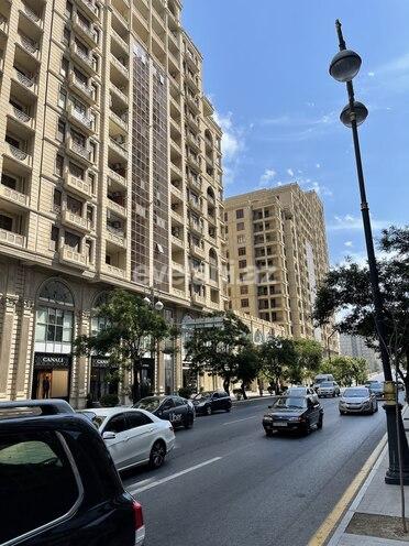 Satılır, yeni tikili, 4 otaqlı, 200 m², 28 may m.