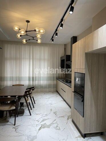 Satılır, yeni tikili, 4 otaqlı, 200 m², 28 may m.