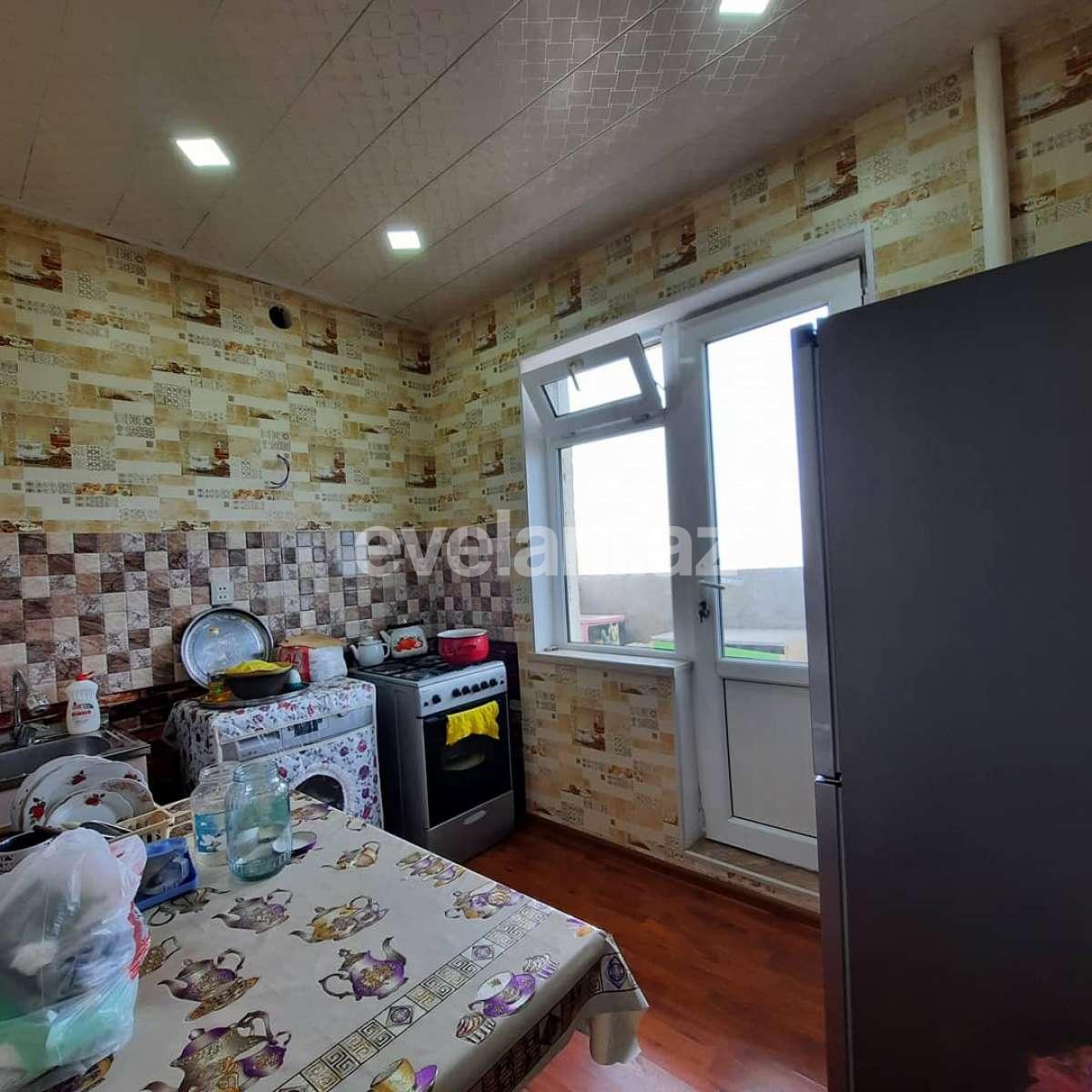 Sale, old building, 2 room, 60 m², Yeni Guneshli d.