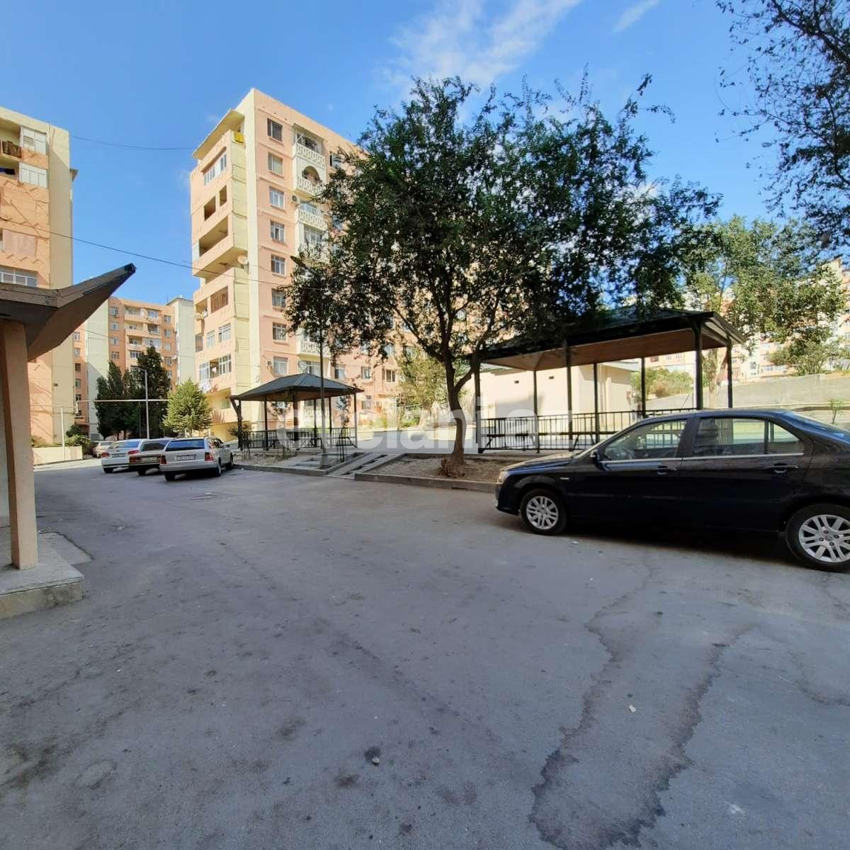 Sale, old building, 2 room, 60 m², Yeni Guneshli d.