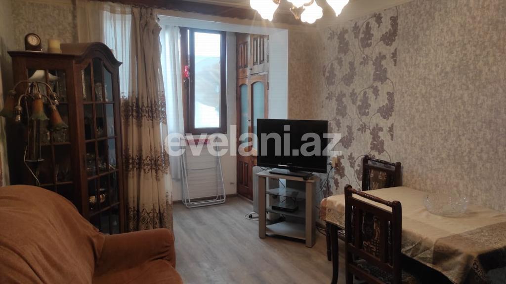 Kirayə verilir, köhnə tikili, 2 otaqlı, 60 m², Elmlər Akademiyası m.