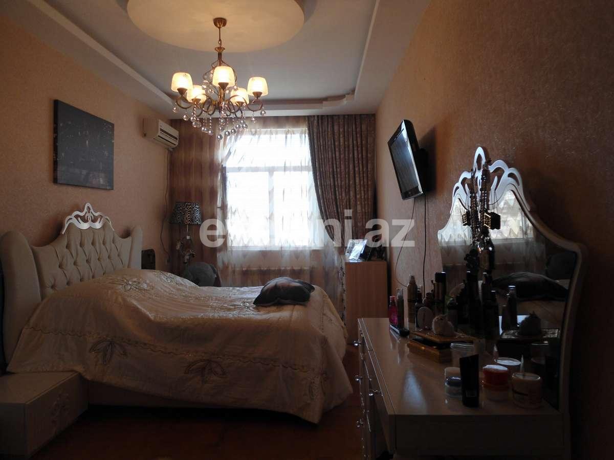 Satılır, yeni tikili, 2 otaqlı, 80 m², İnşaatçılar m.