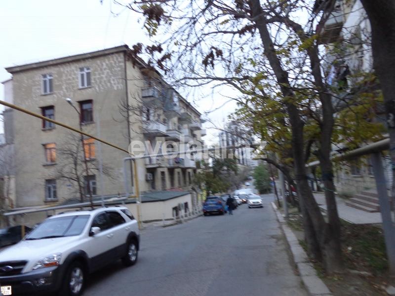 Satılır, köhnə tikili, 2 otaqlı, 48 m², Elmlər Akademiyası m.