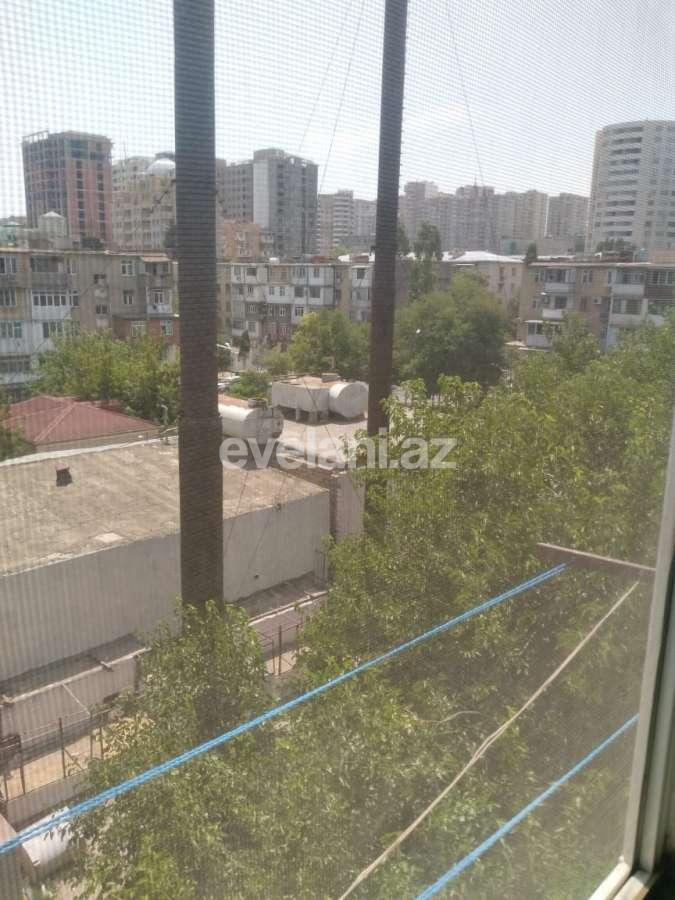 Rent, old building, 1 room, 33 m², Elmlar Akademiyası m.