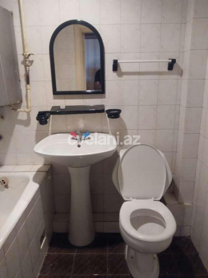 Rent, old building, 1 room, 33 m², Elmlar Akademiyası m.