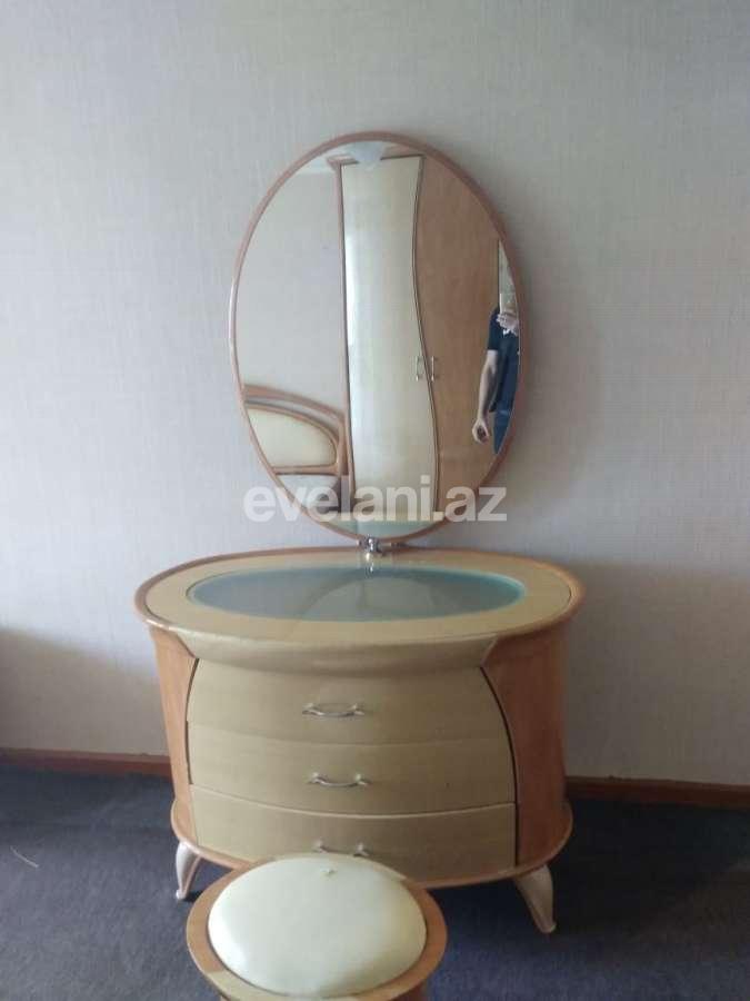 Rent, old building, 1 room, 33 m², Elmlar Akademiyası m.