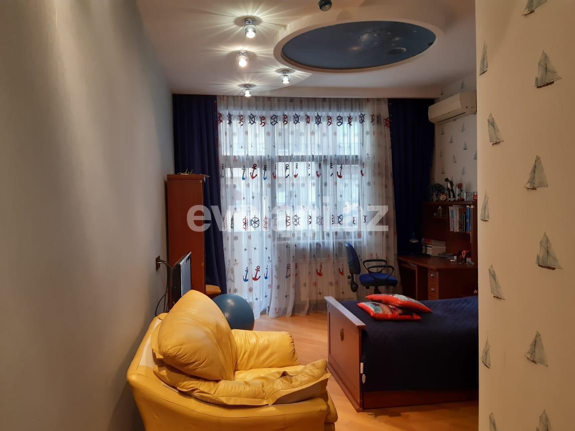 Satılır, yeni tikili, 5 otaqlı, 270 m², 28 may m.