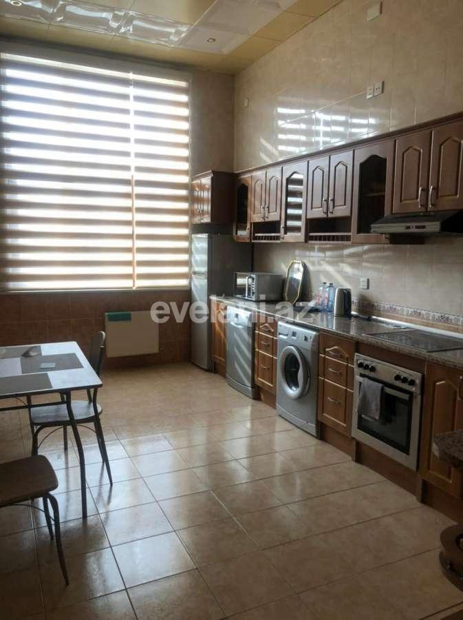 Kirayə verilir, yeni tikili, 3 otaqlı, 130 m², 28 may m.