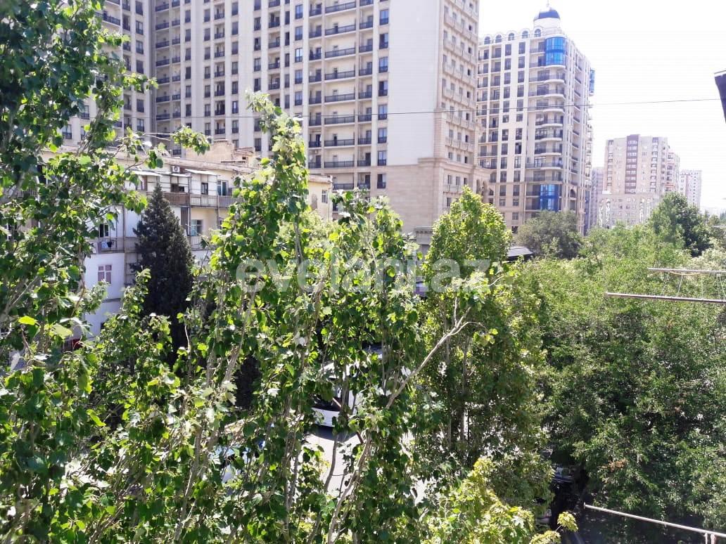 Sale, old building, 3 room, 80 m², Yasamal r.