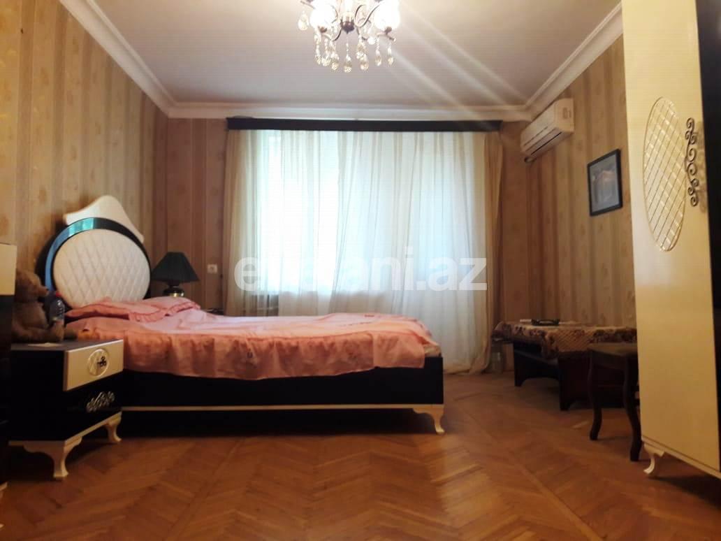 Sale, old building, 3 room, 80 m², Yasamal r.
