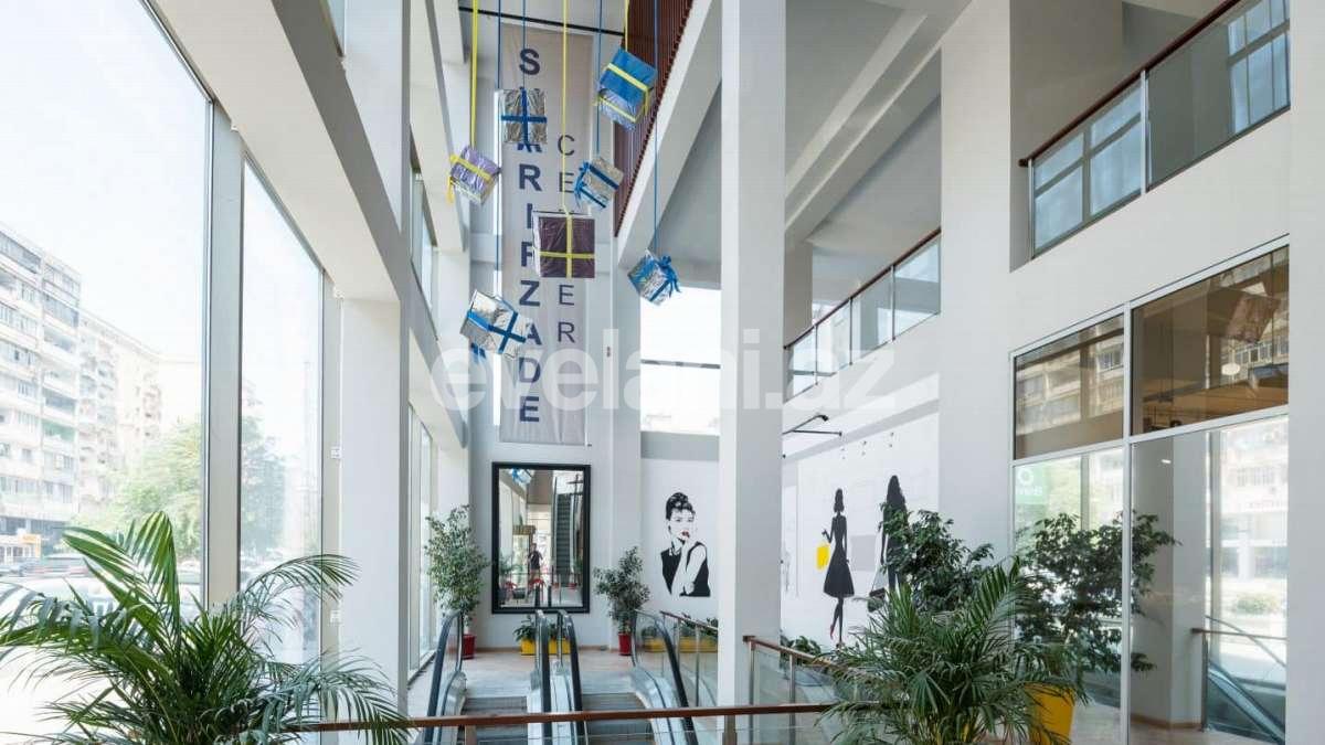 Satılır, yeni tikili, 3 otaqlı, 138 m², İnşaatçılar m.