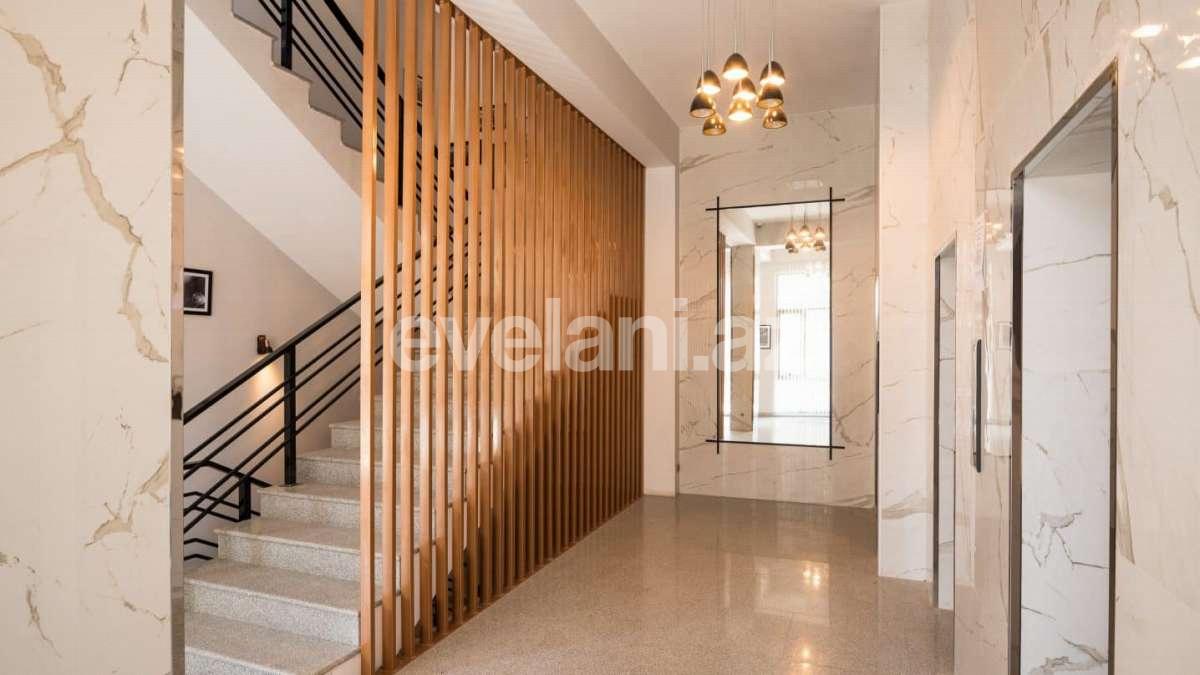 Satılır, yeni tikili, 3 otaqlı, 138 m², İnşaatçılar m.