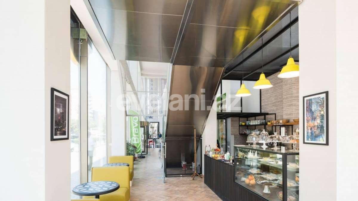 Satılır, yeni tikili, 3 otaqlı, 138 m², İnşaatçılar m.