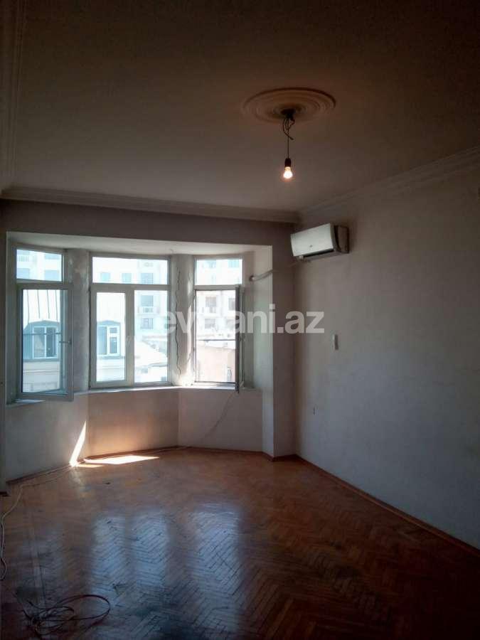 Sale, old building, 2 room, 66 m², Icheri Sheher m.
