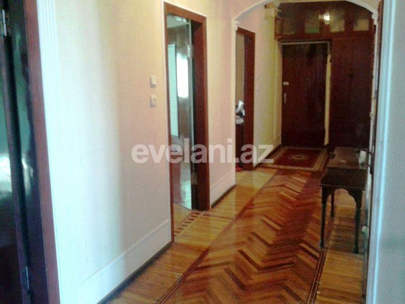 Satılır, köhnə tikili, 5 otaqlı, 105 m², Xalqlar Dostluğu m.