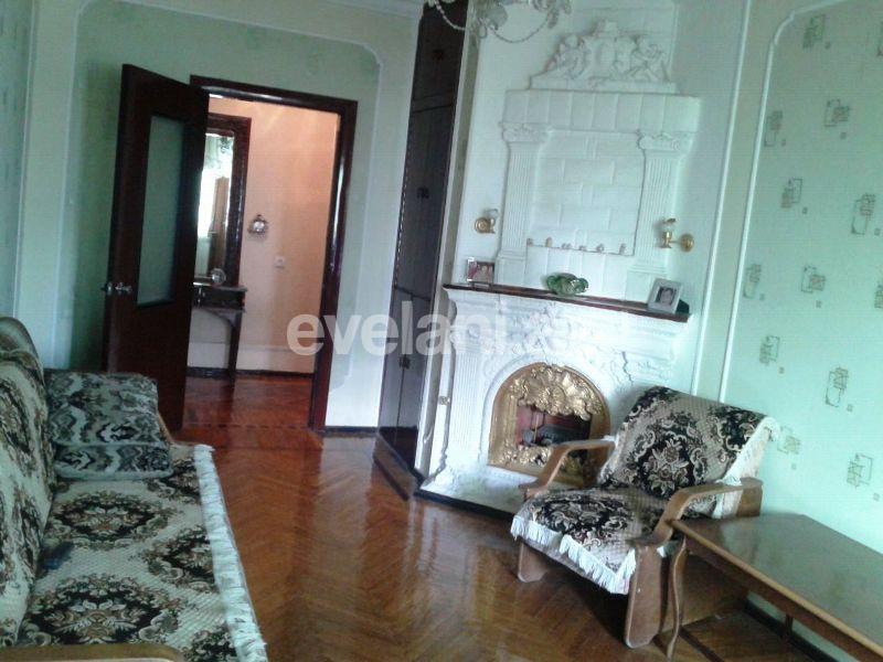 Satılır, köhnə tikili, 5 otaqlı, 105 m², Xalqlar Dostluğu m.