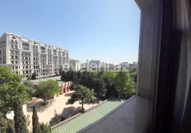 Sale, new building, 4 room, 200 m², Nasimi r.